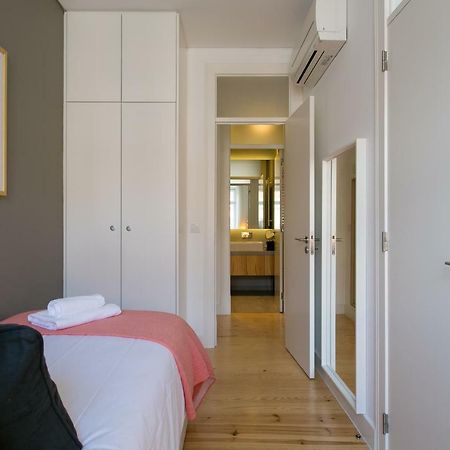 ליסבון Altido Elegant City Deluxe Apartment & Altido Luxurious 3-Bedroom Apt With Terrace In Intendente מראה חיצוני תמונה