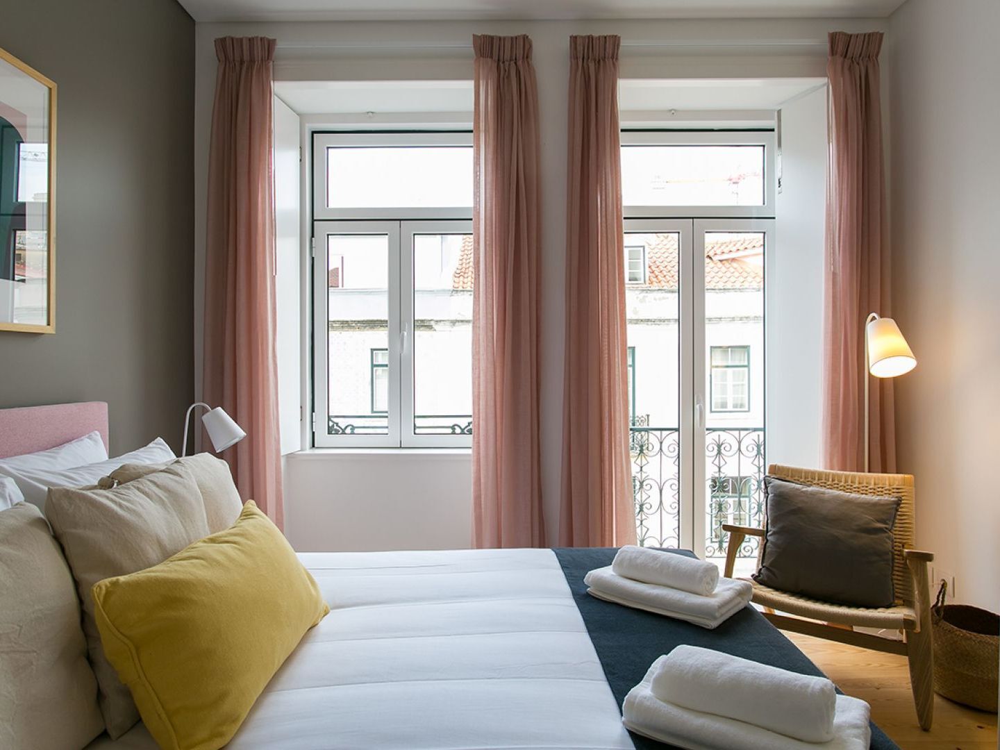 ליסבון Altido Elegant City Deluxe Apartment & Altido Luxurious 3-Bedroom Apt With Terrace In Intendente מראה חיצוני תמונה
